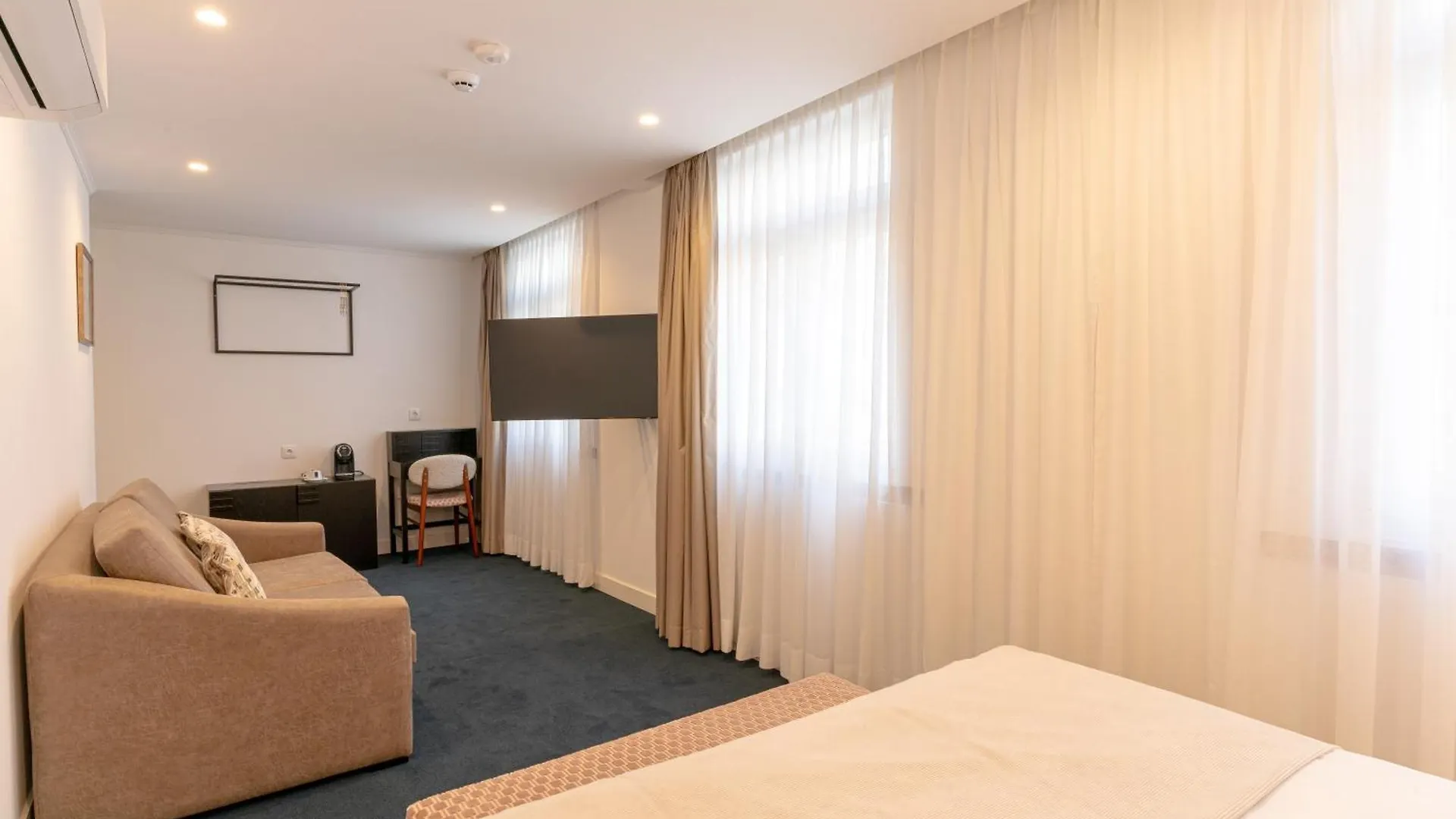 Westlight Lisboa Madalena Hotel