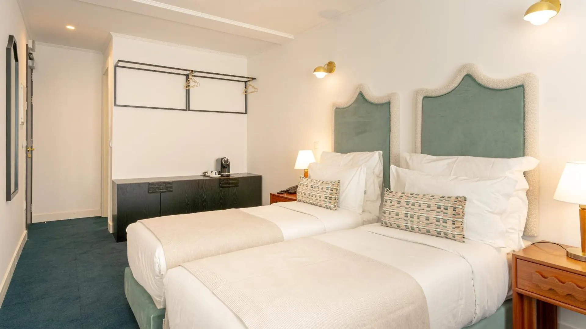 Westlight Lisboa Madalena Hotel  Lisbon